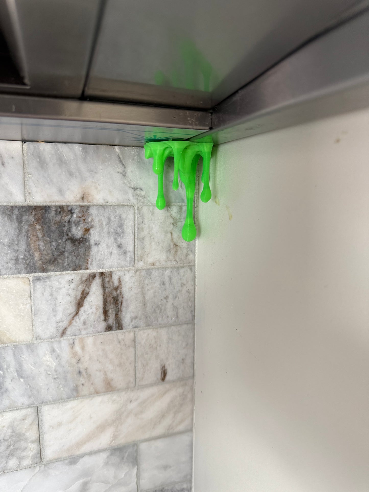 Ooze Spill – Magnetic Glow Decor